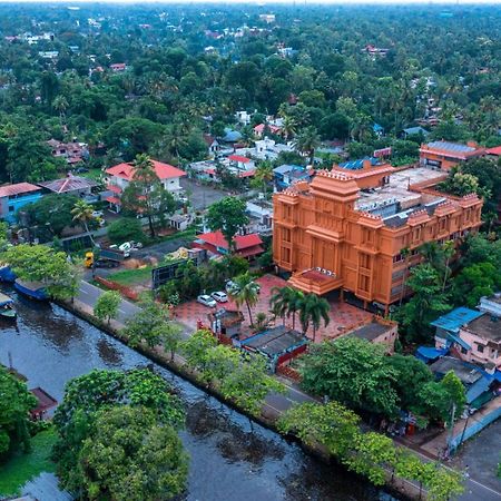 Haveli Backwater Resort Alappuzha Extérieur photo